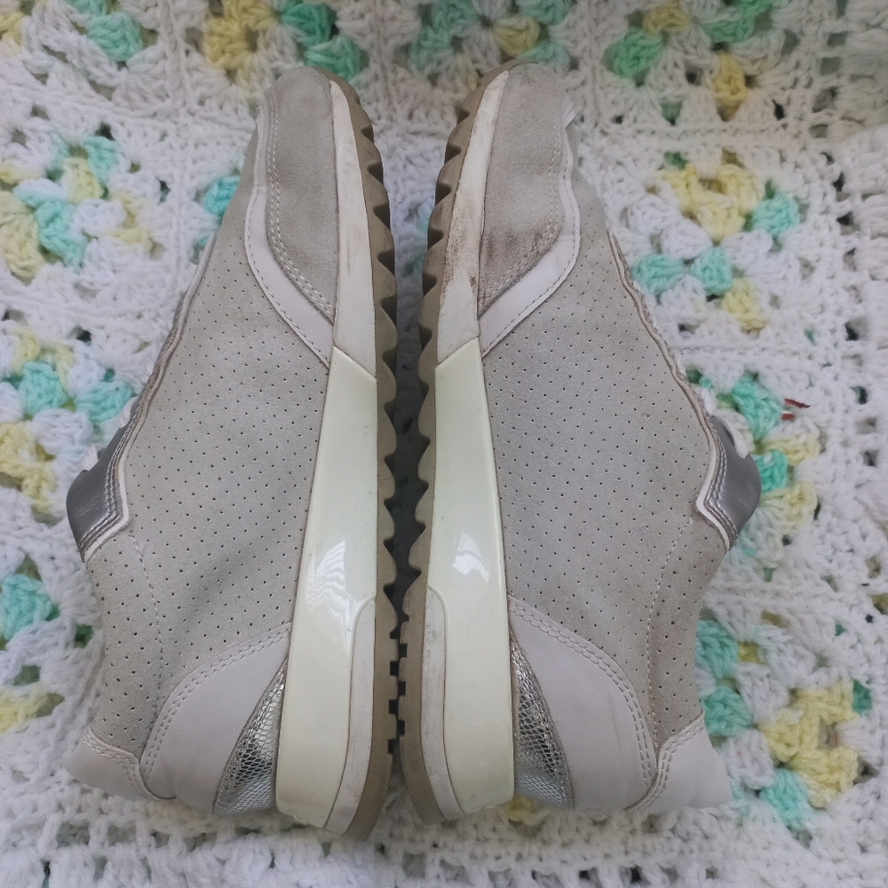 Geox Respira Women's Tabelya Suede Off White/Grey Low-Top Sneakers Size 7 US - Picture 5 of 15